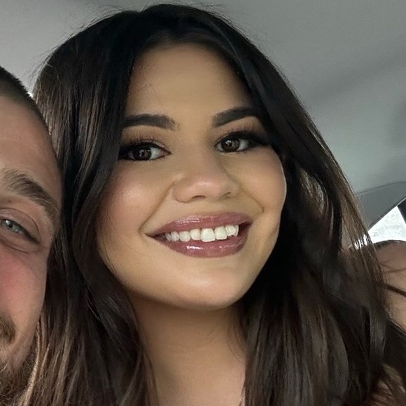 Meet your Posher, Natassja - Picture 1 of 1